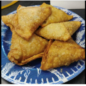 Meat Samosa x 4 - Image 1